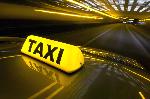 Водитель в такси на своем или арендованном авто